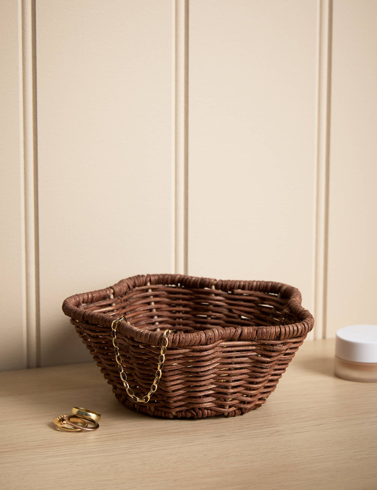 Small scalloped rattan trinket bowl 15cm, UK version