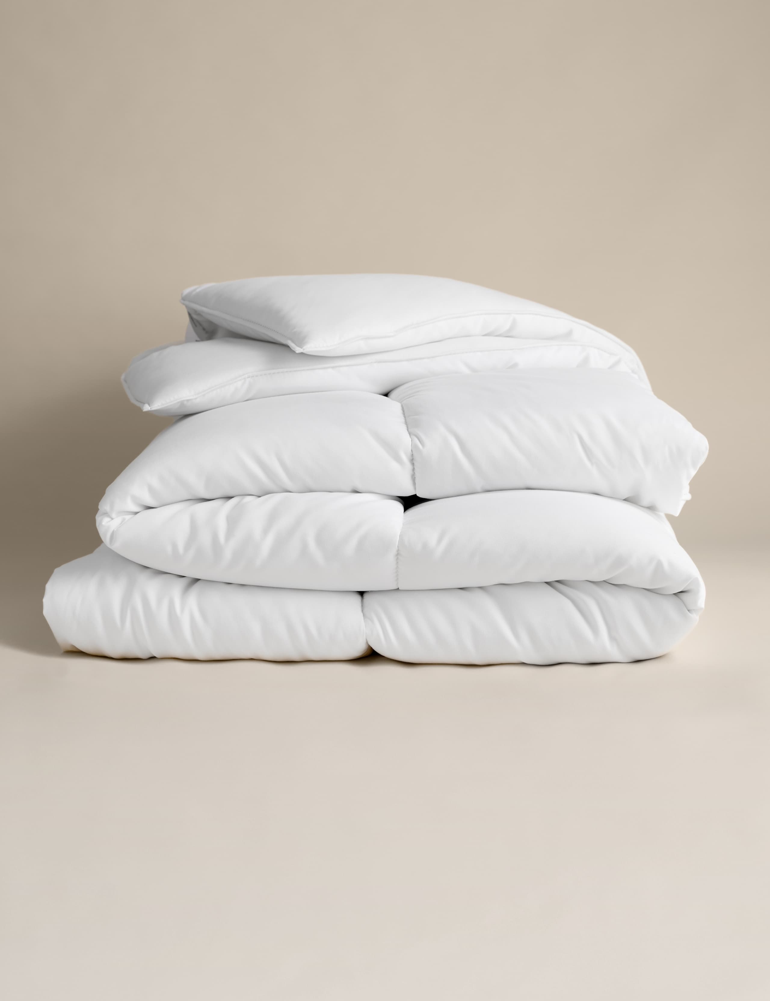 Smart Wash & Dry Anti Allergy 10.5 Tog duvet, imported from the UK