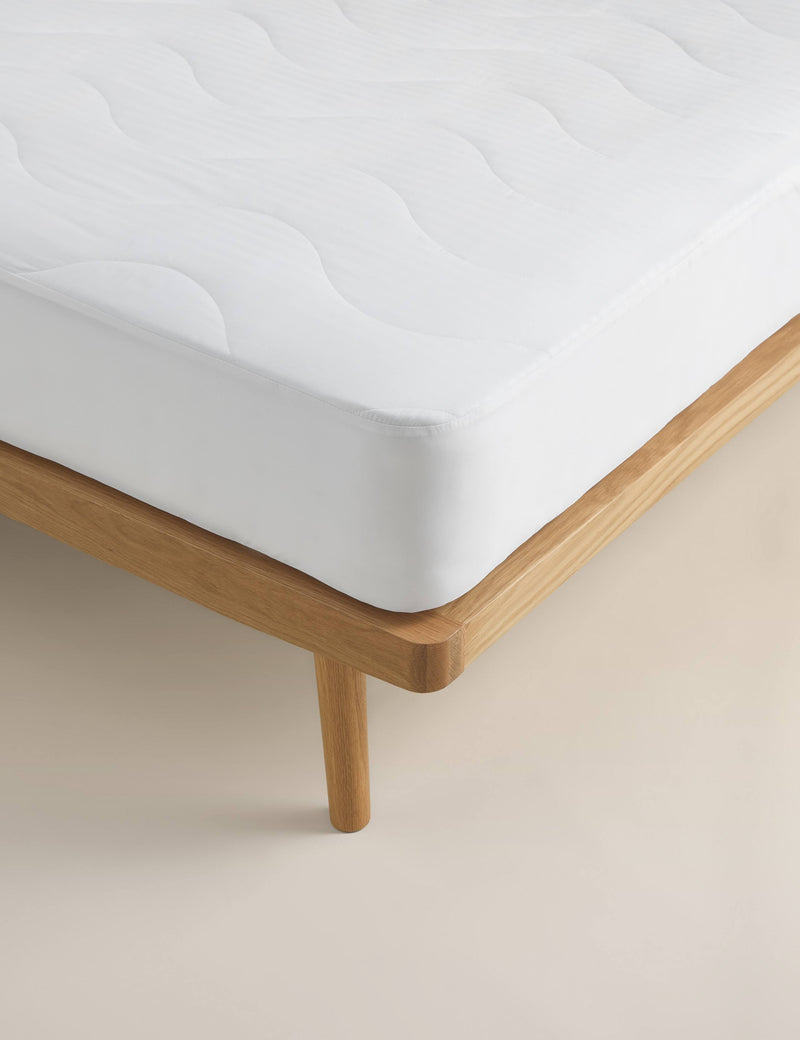 Smart Wash & Dry extra deep mattress protector (British brand)
