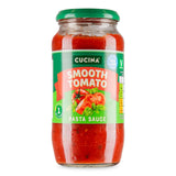 Smooth tomato pasta sauce for Italian meals - British product