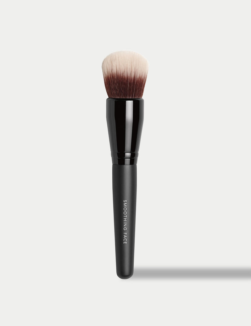 bareMinerals Smoothing Face Brush (British brand)