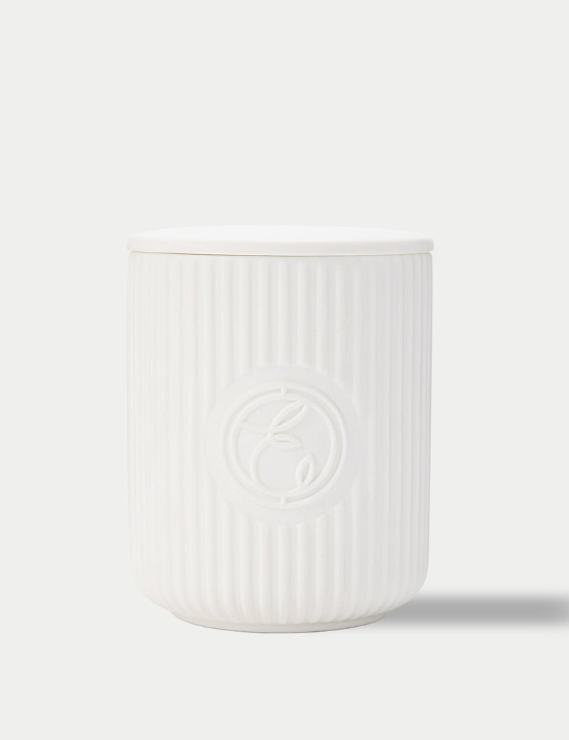 Soothing candle with geranium and ylang ylang 240g, imported from the UK