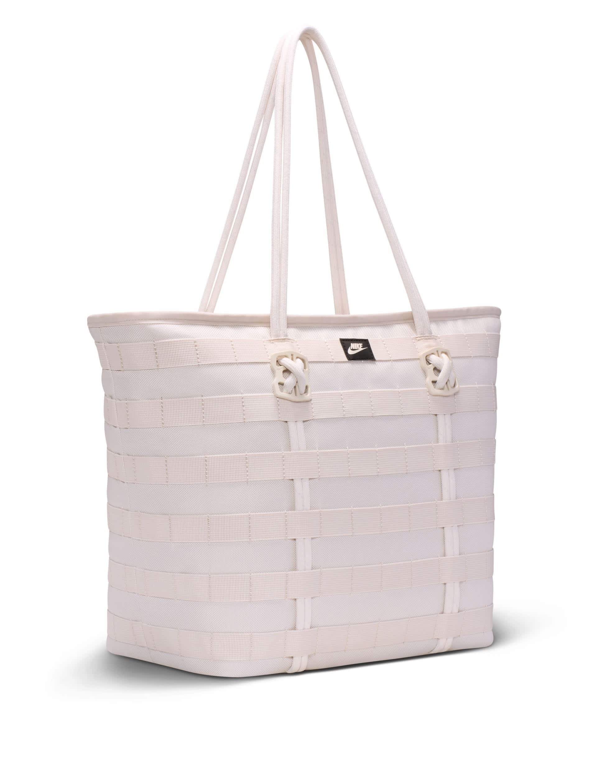 Nike RPM tote bag, durable woven fabric, 26L capacity - British product