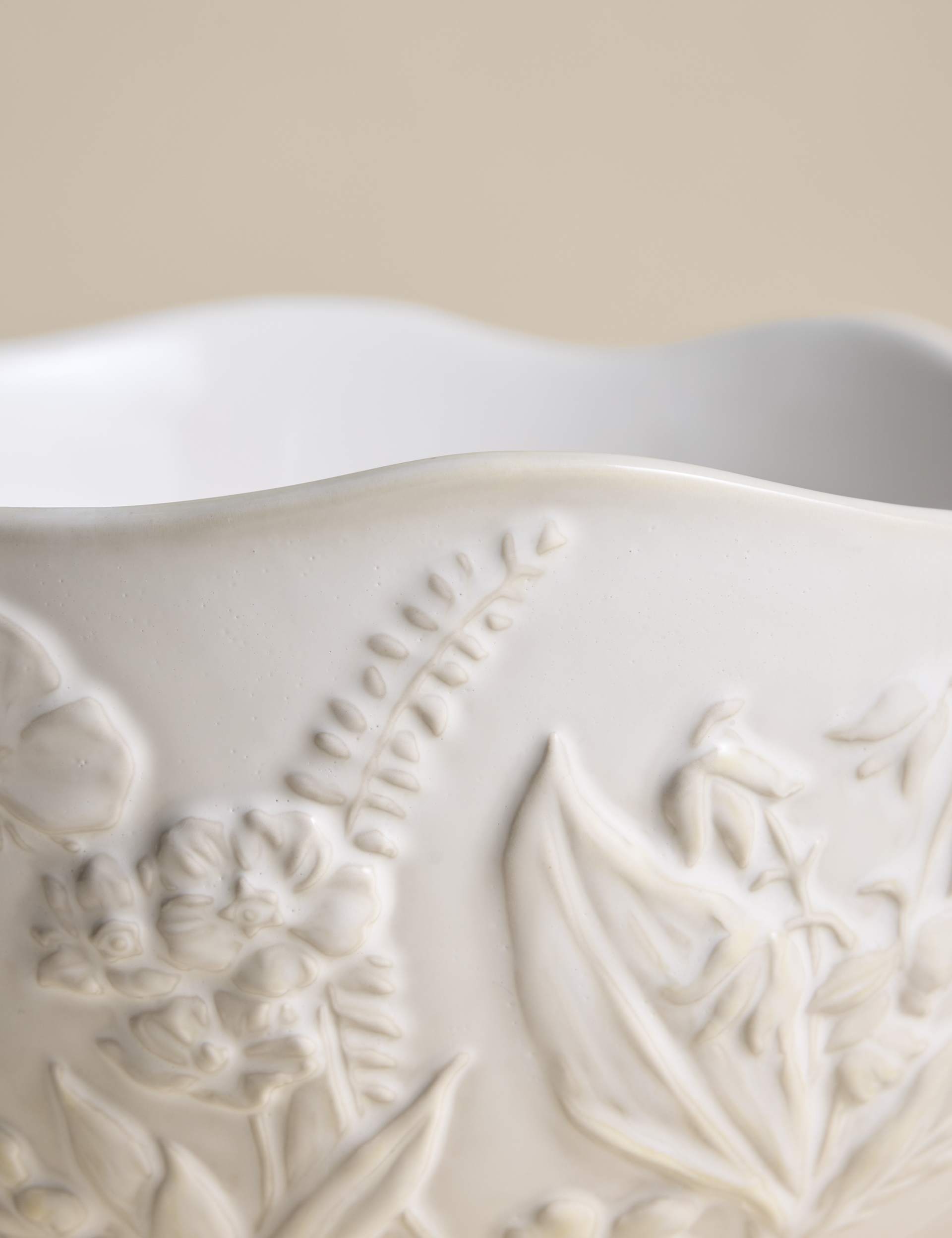Spring Meadow footed serving bowl stoneware - British product
