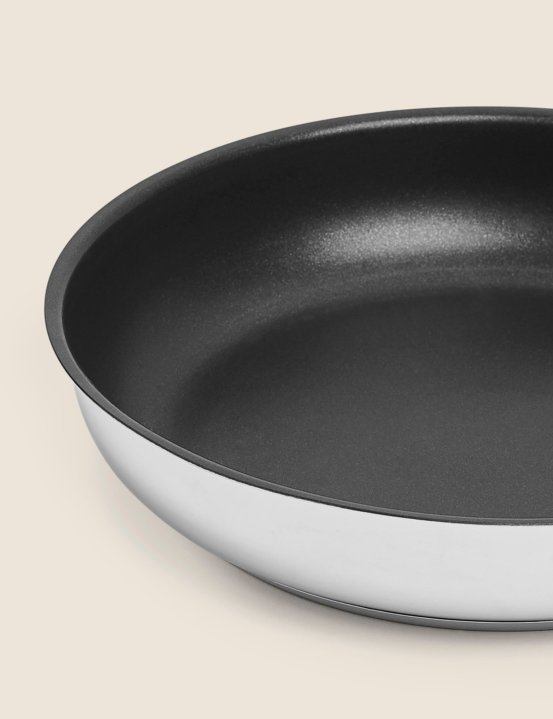 Stainless Steel Frying Pan Medium 24cm (British brand)