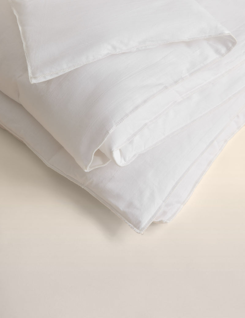 Stay Cool 6 Tog duvet with cotton cover and polyester fill (British brand)