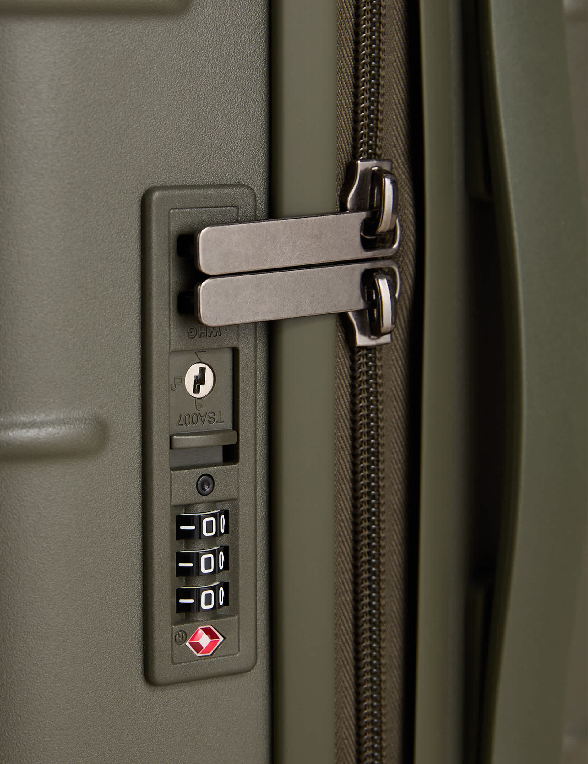 Stockholm 4 wheel hard shell cabin suitcase, UK version