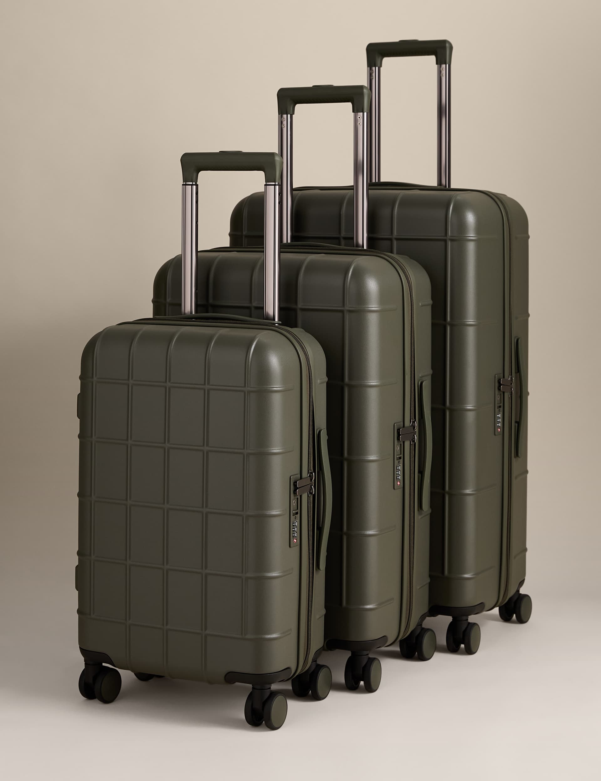 Stockholm 4 wheel hard shell large suitcase - British product