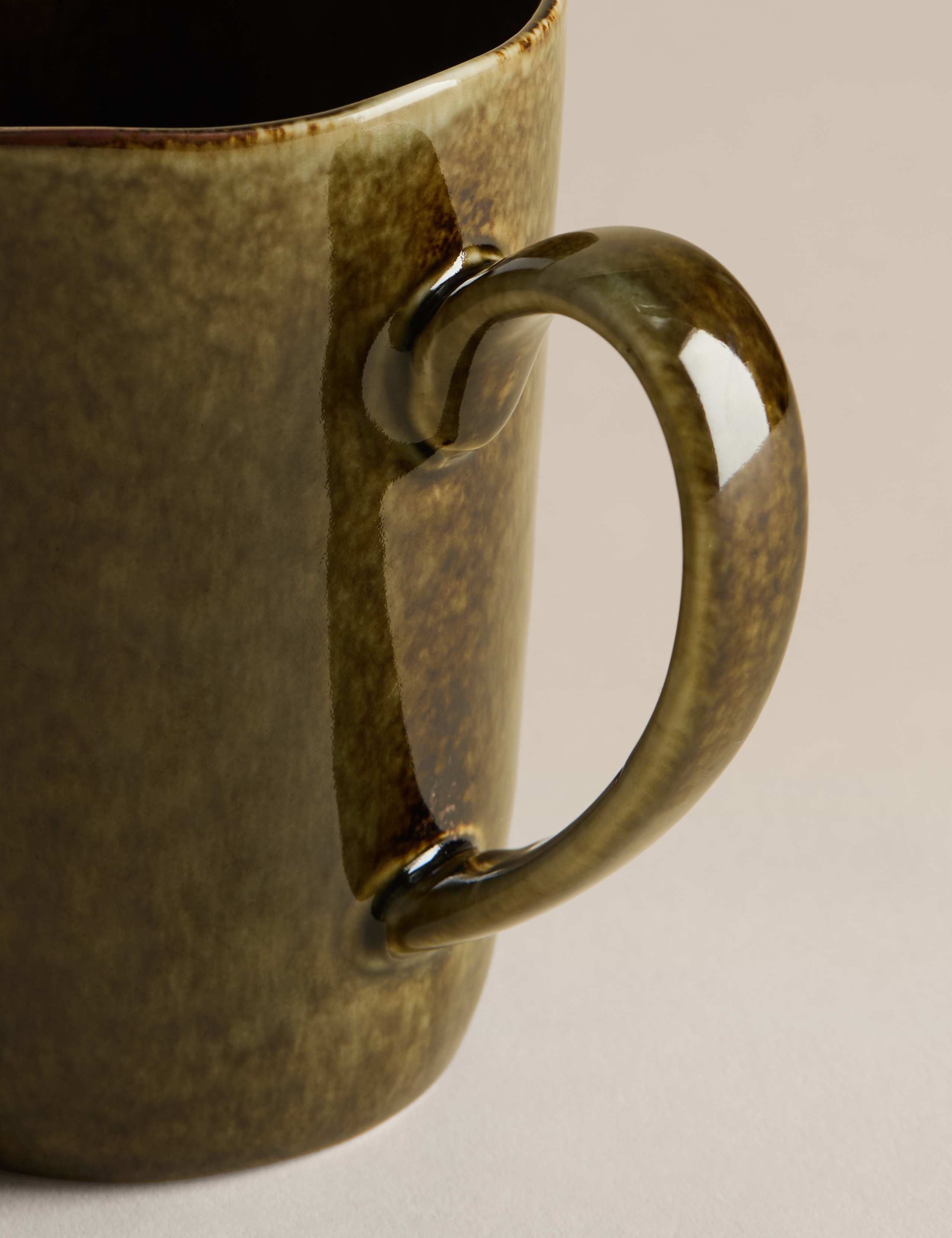 Straight side reactive glaze stoneware mug (British brand)