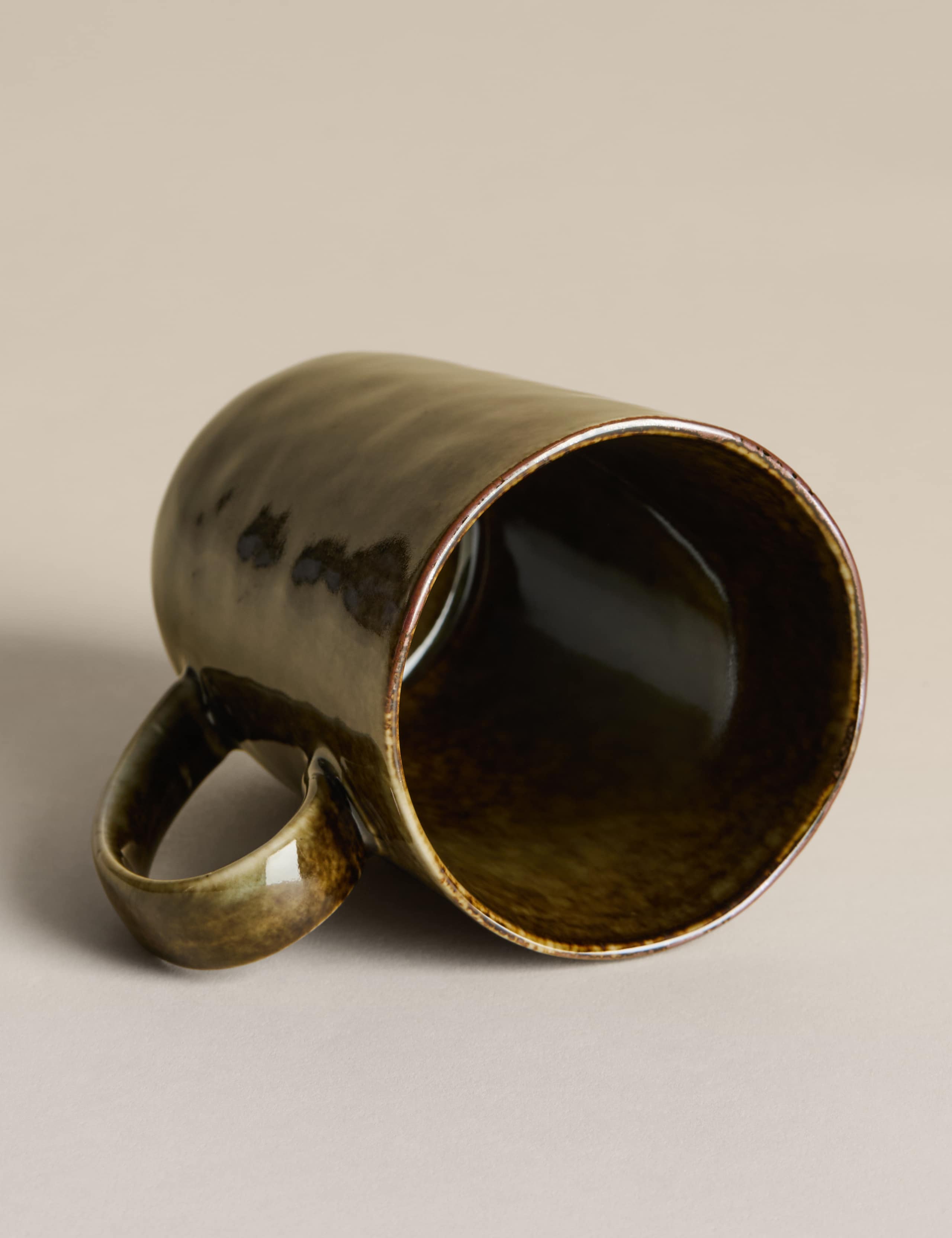 Straight side reactive glaze stoneware mug (British brand)