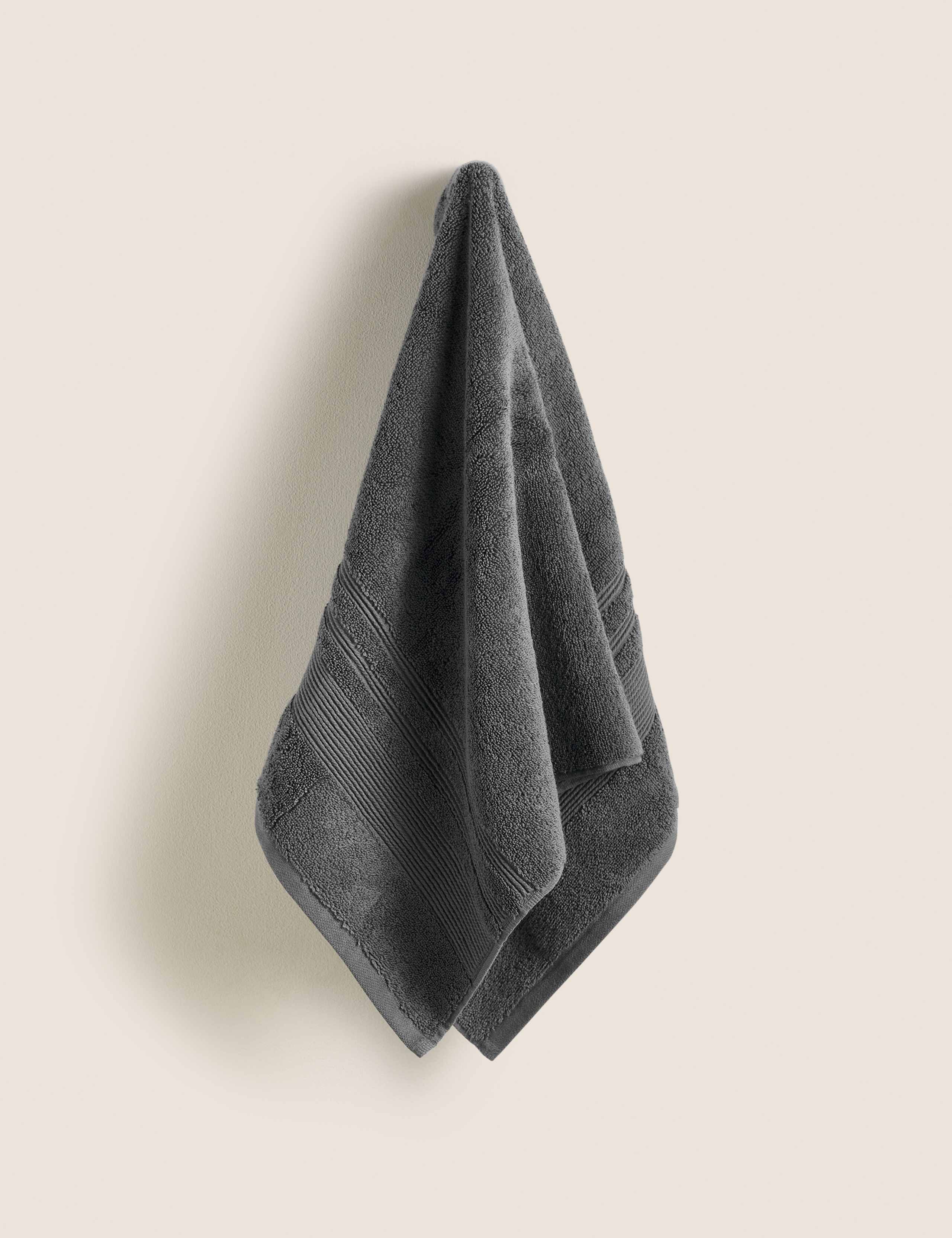 Super plush pure cotton bath towel (British brand)
