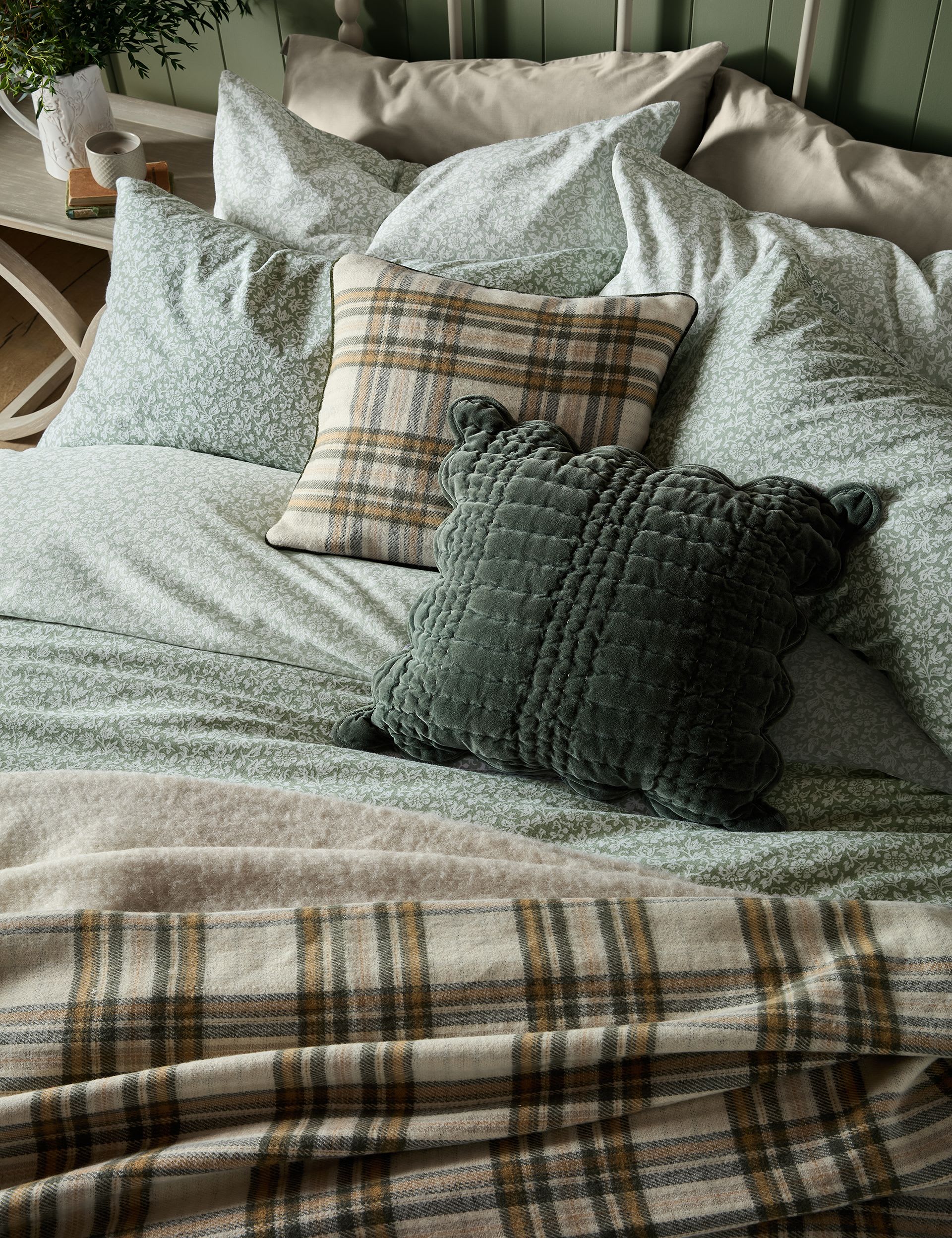 Laura Ashley Sweet Alyssum brushed cotton bedding set (British brand)