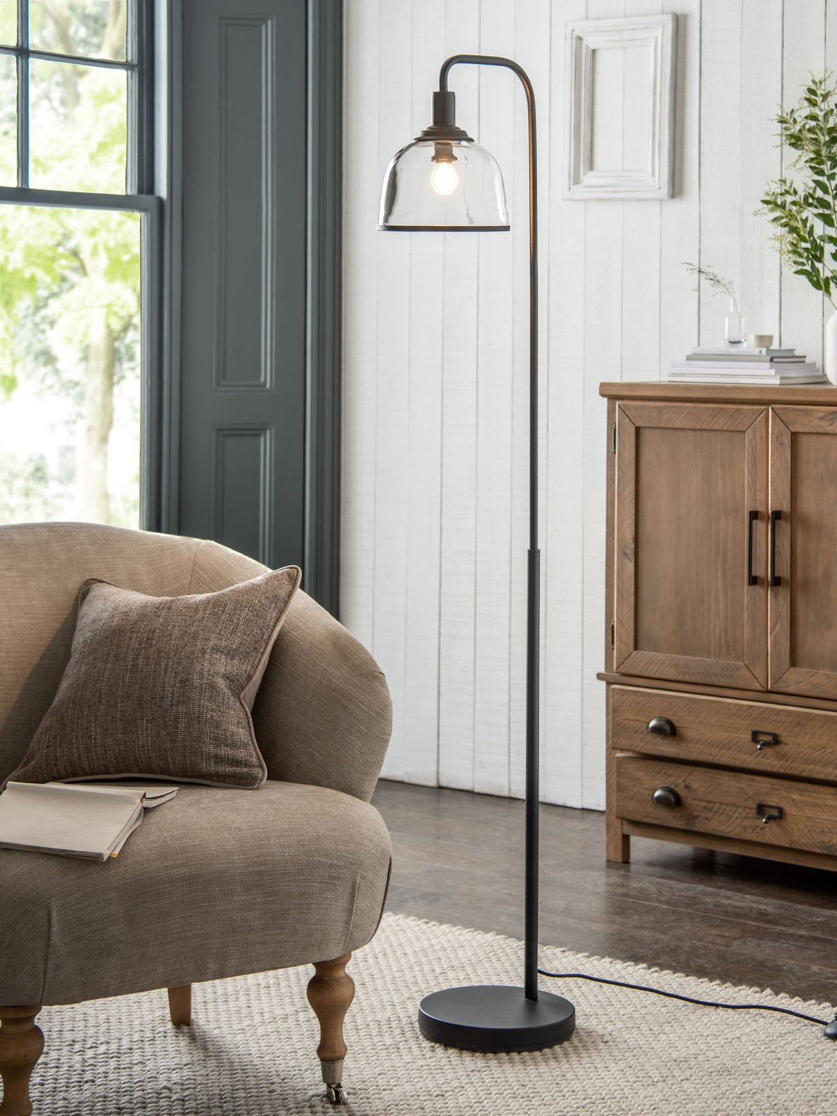 Black Gloucester floor lamp with glass shade 154cm, UK version