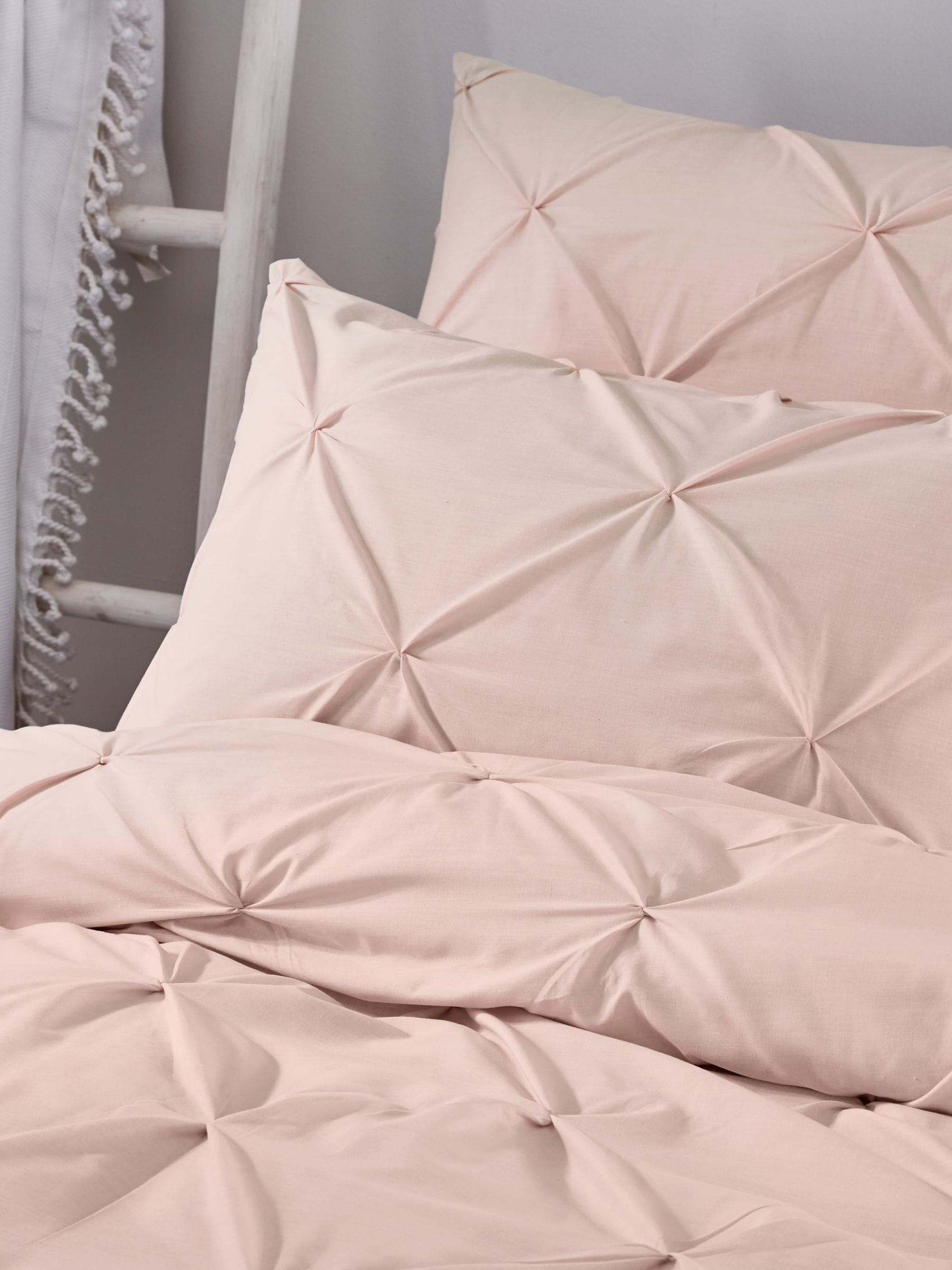 Serene Pink Lara duvet cover and pillowcase set (British brand)