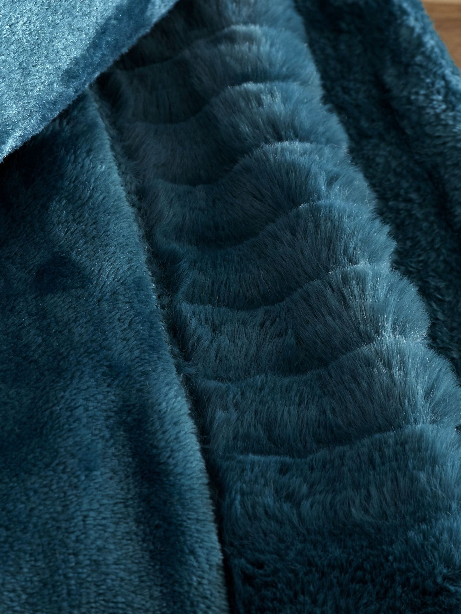 Catherine Lansfield teal blue velvet faux fur throw 150x200cm - British product