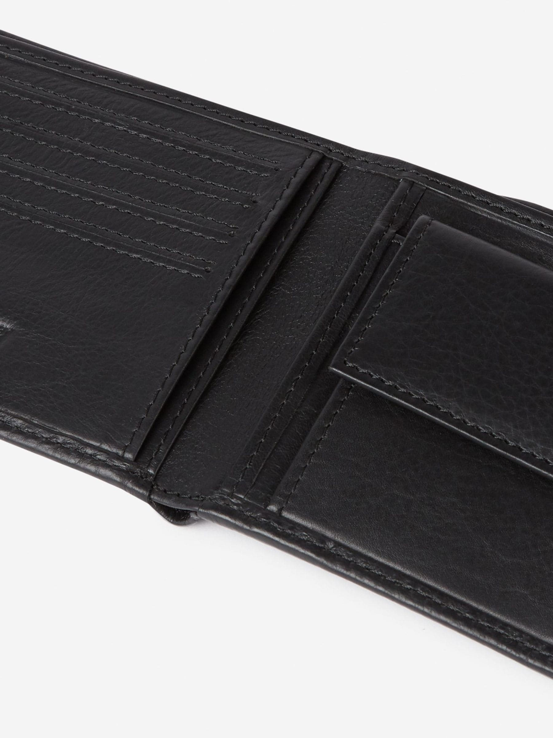 محفظة بطاقات سوداء من Levi's - منتج بريطاني