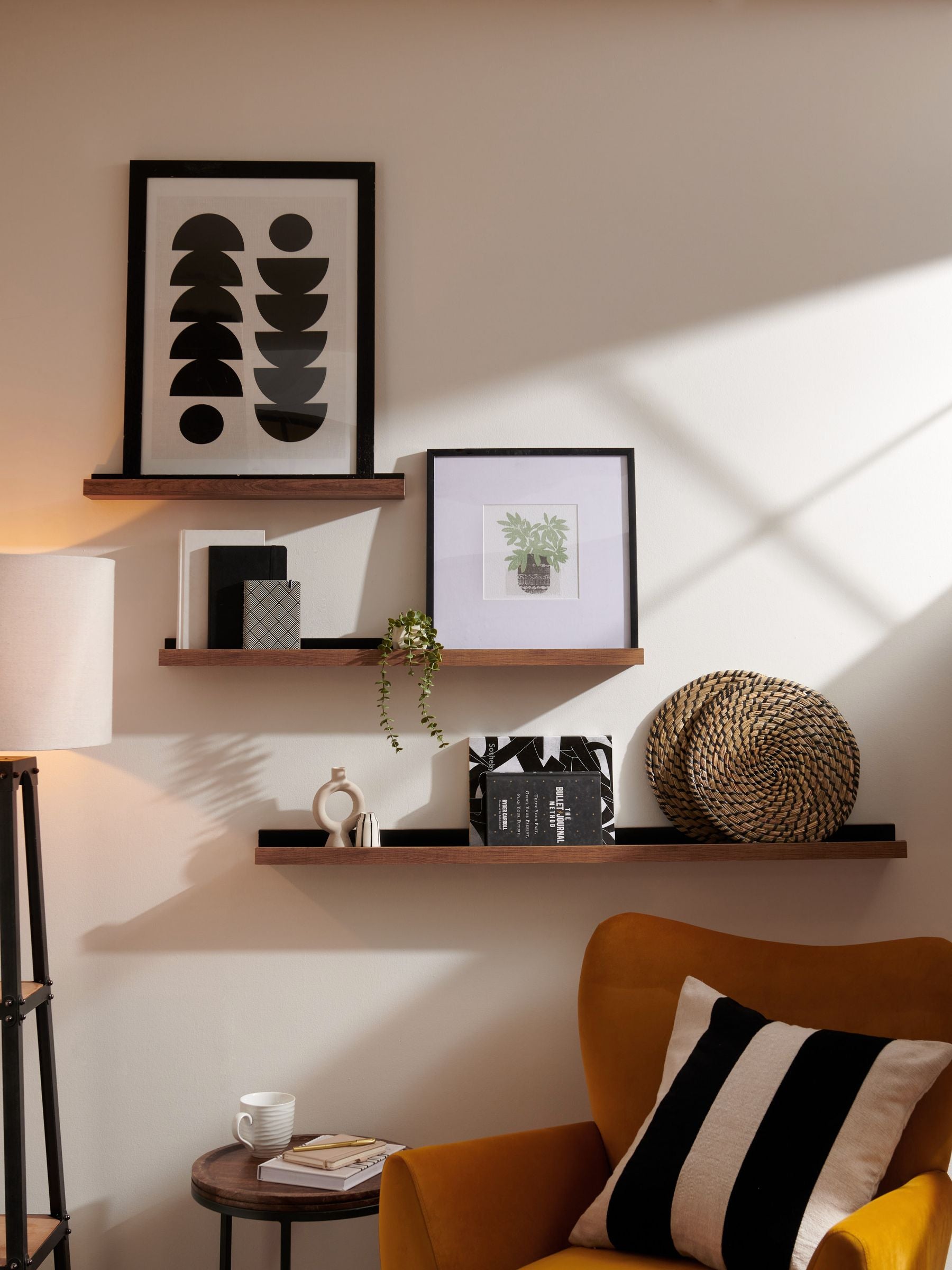 Black bronx picture ledge wall shelf - British product