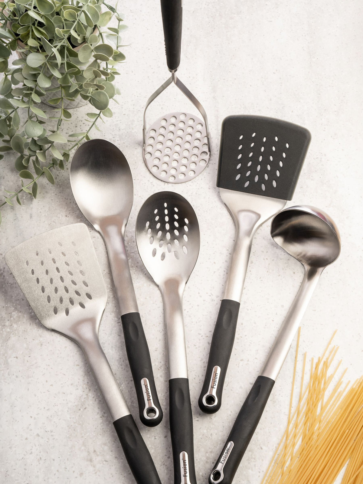 Fusion black 6-piece kitchen utensil set - British product