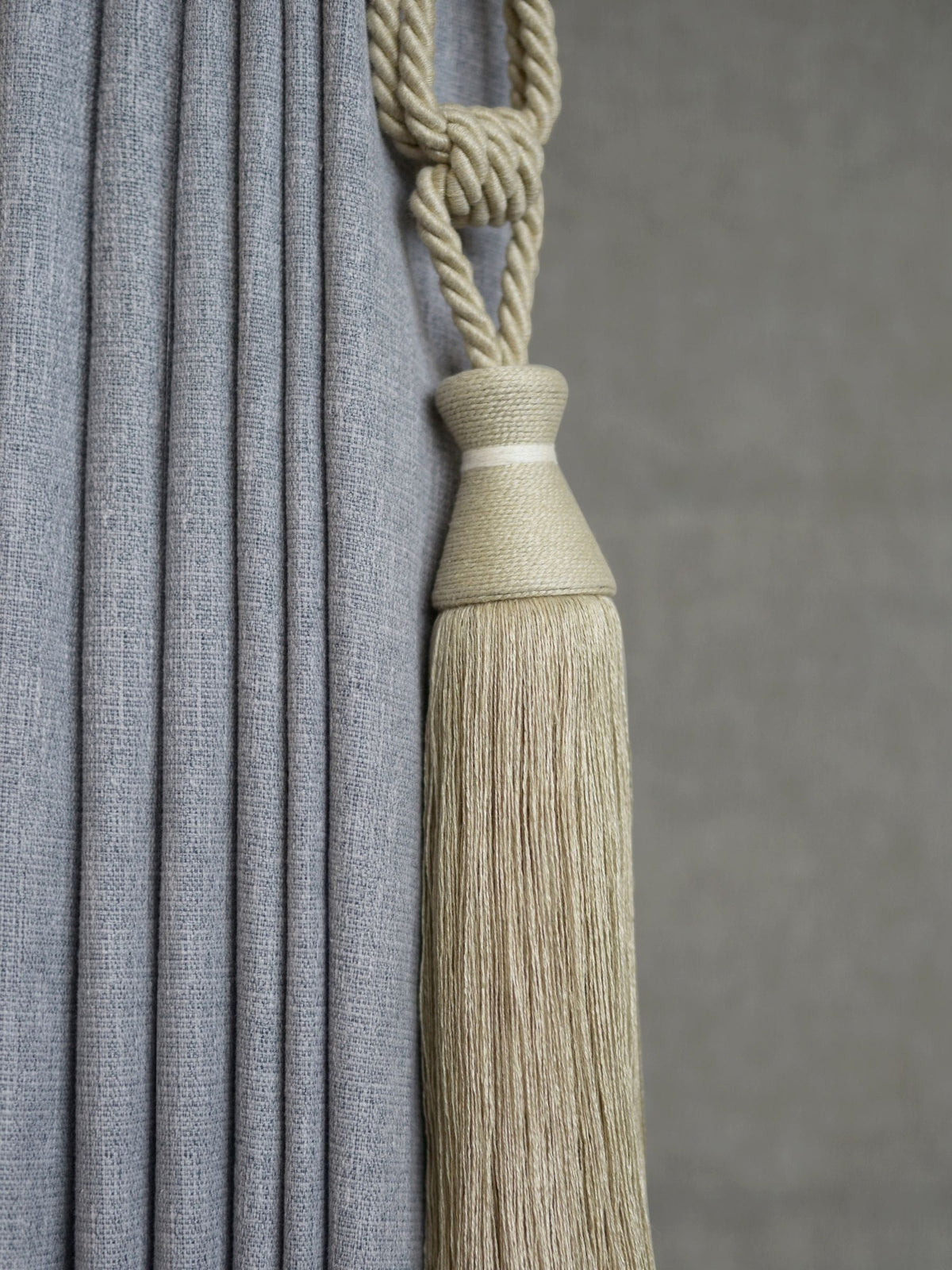 Laura Ashley Rhiannon linen curtain tieback 88cm, imported from the UK