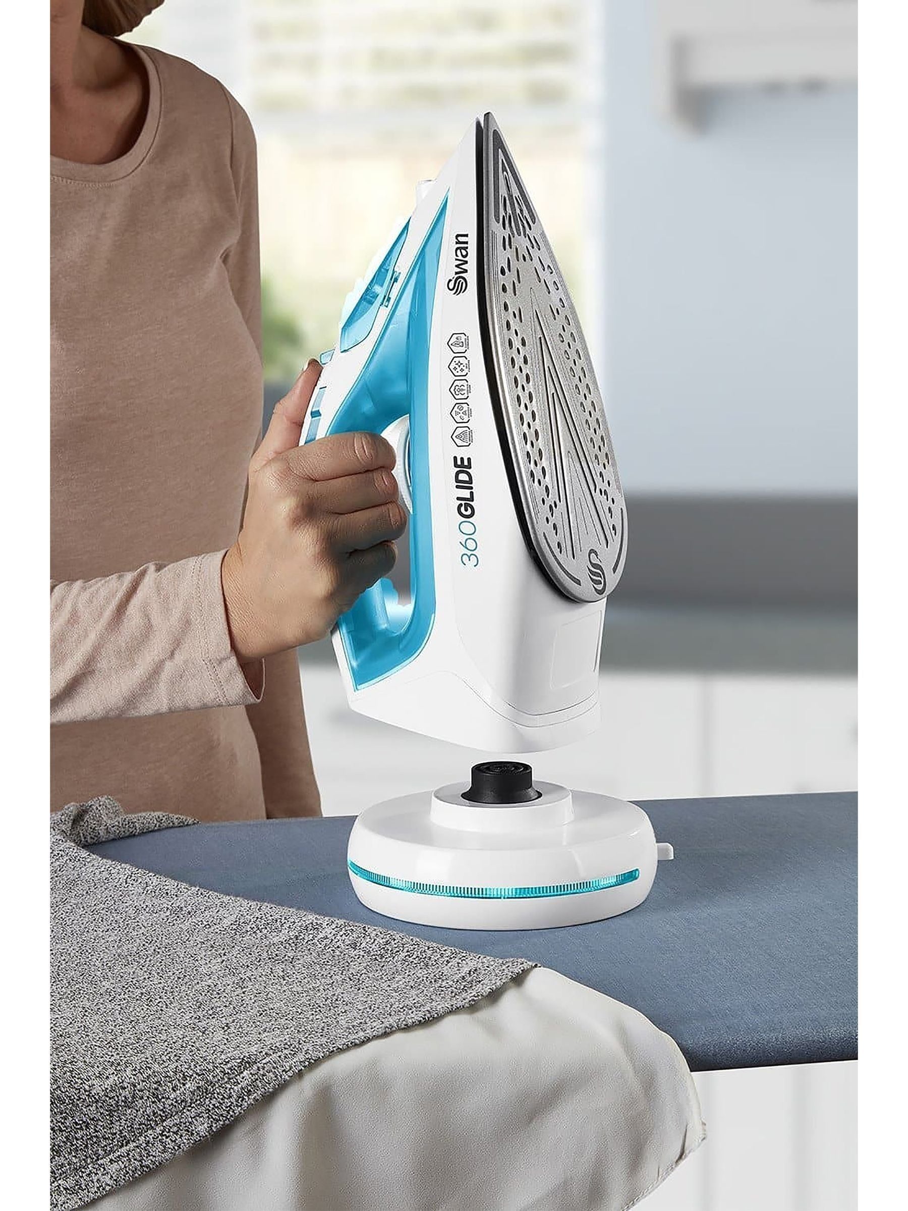 Swan cordless steam iron, imported from the UK