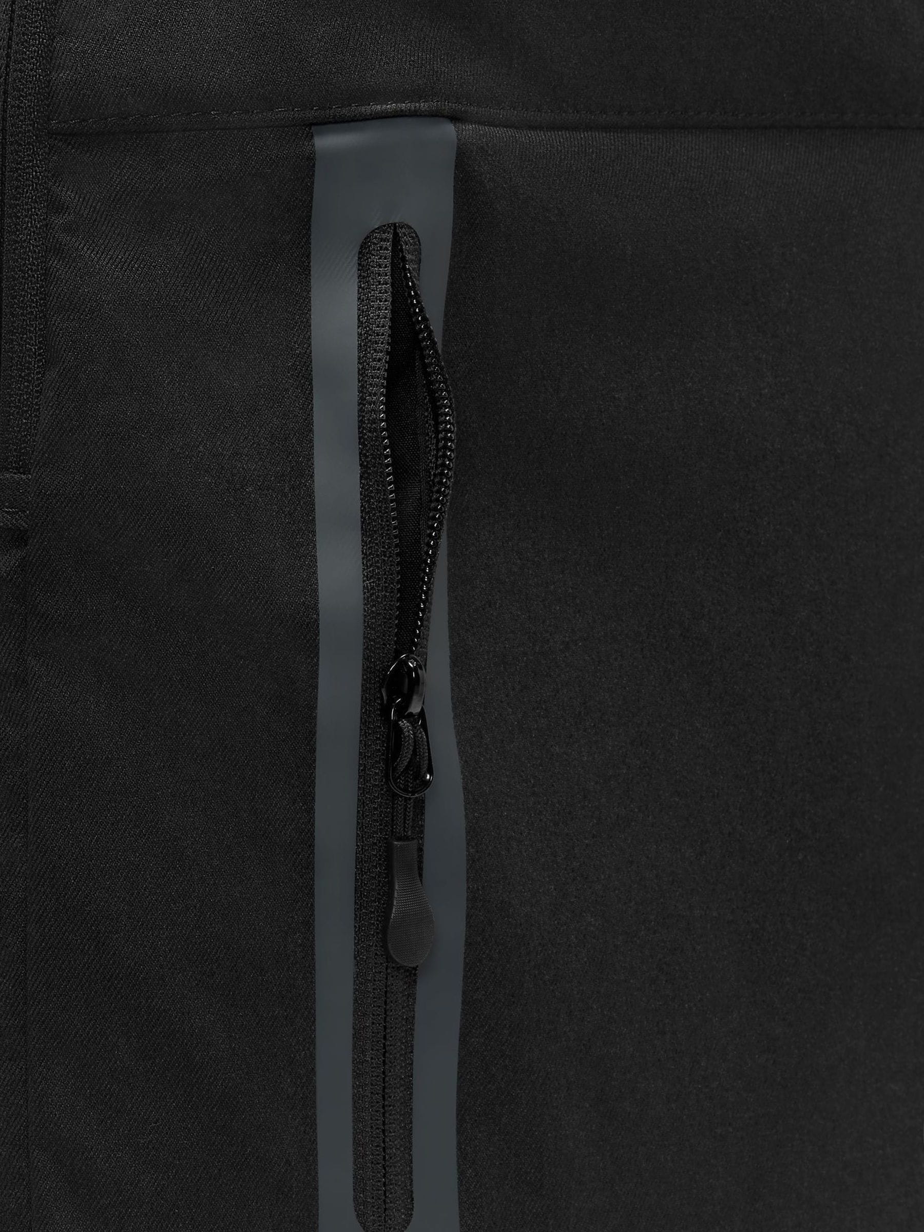 Nike Elemental Premium backpack 21L in black (British brand)