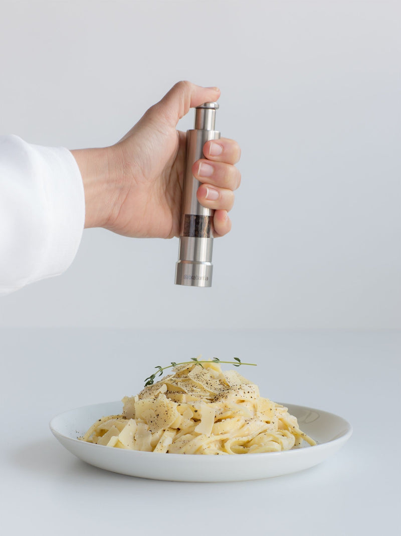 Brabantia Chrome Profile salt and pepper crusher set - British product