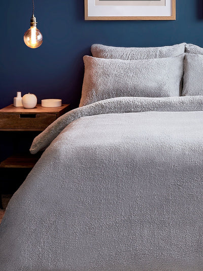 Neste Silentnight Sølv Borg Fleece Koselig Teddy Dynetrekk og Putevarsett - Kjøp online hos McGrocer