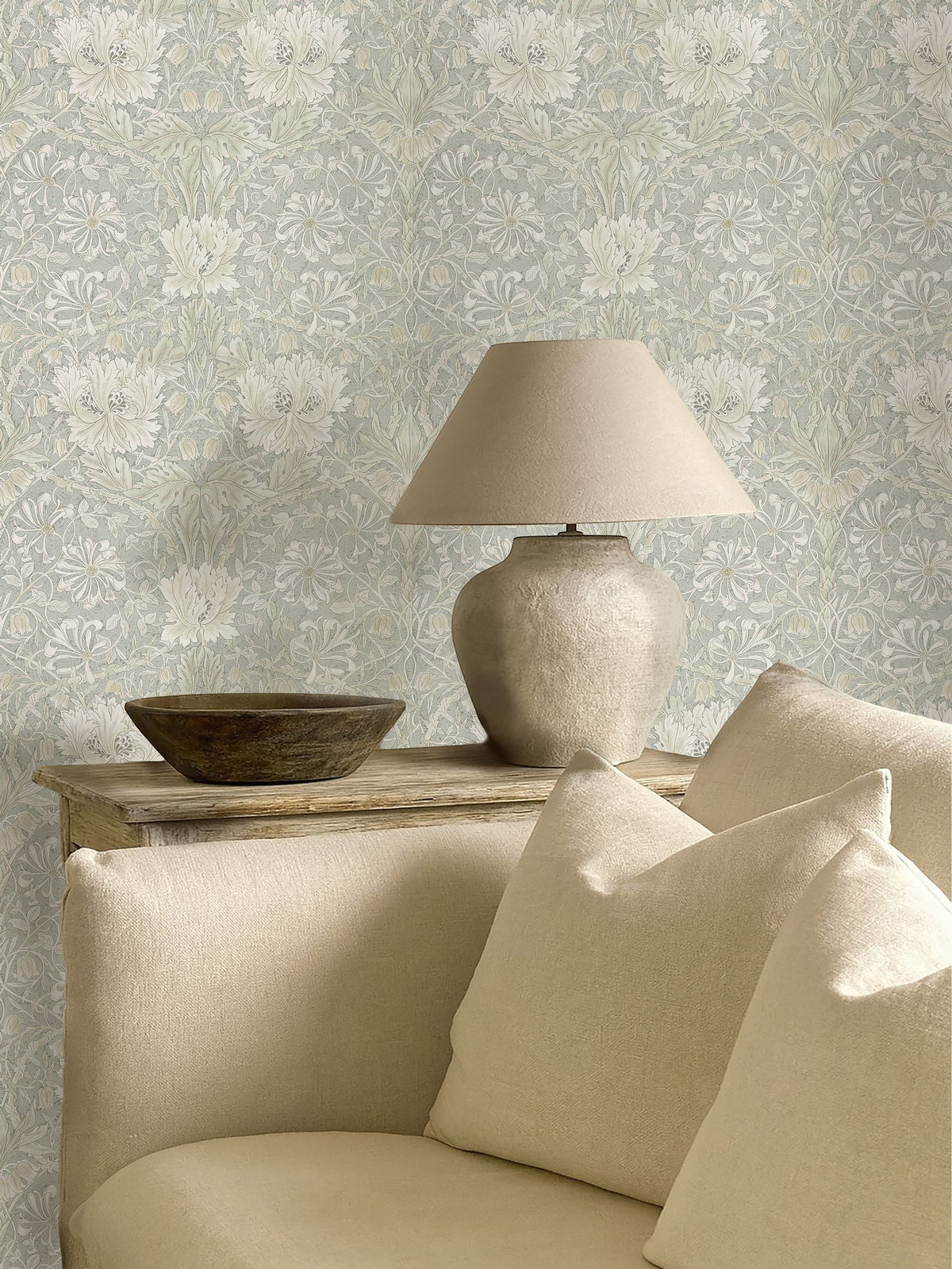 Morris & Co. Honeysuckle Tulip wallpaper 10.05M, imported from the UK