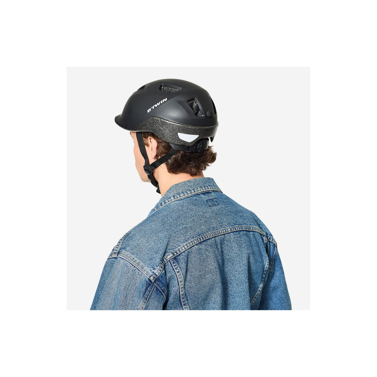 Decathlon 100 adult cycling helmet in black - British product