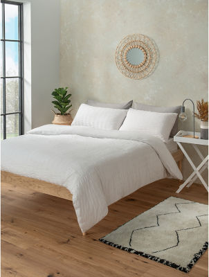 George Home white seersucker duvet set super king, imported from the UK