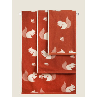 Medium squirrel bath towel 100% cotton, imported from the UK