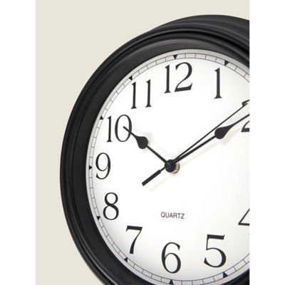 Schwarze Wanduhr von George Home, britische Version