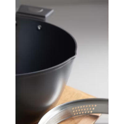 Cacerola gris Gino D'Acampo de 28 cm, versión para Reino Unido
