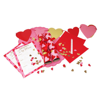 George Home Valentine dine set with crackers candles confetti garland - British product
