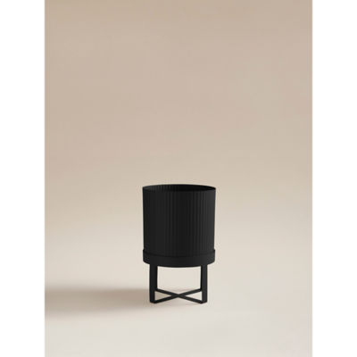 Black ribbed iron planter with stand 19x19x28cm (British brand)