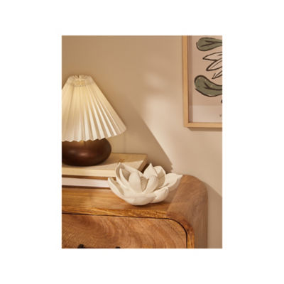 George Home white flower ornament 16x15x8cm, UK version