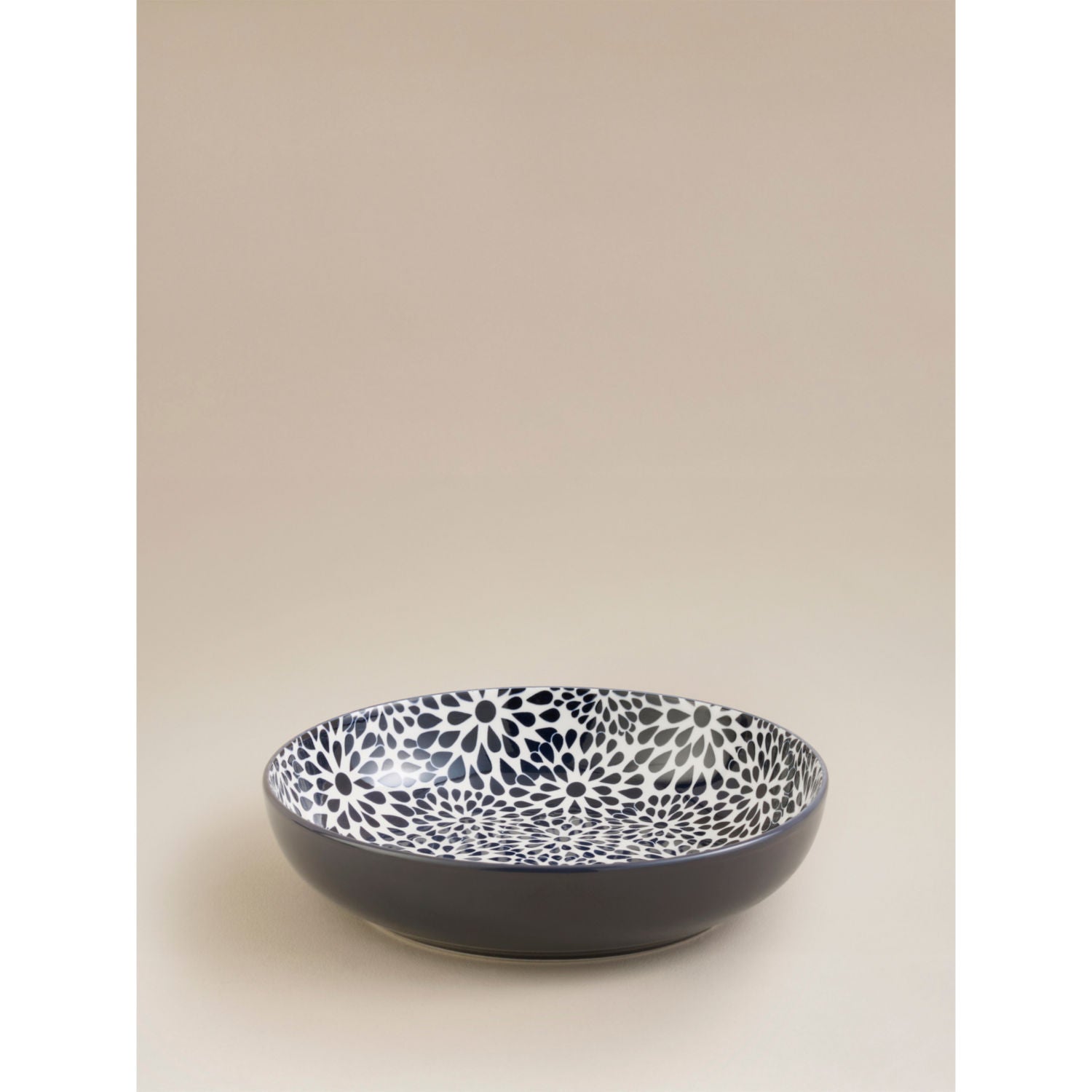 Blue and white floral porcelain pasta bowl 21.7cm, imported from the UK