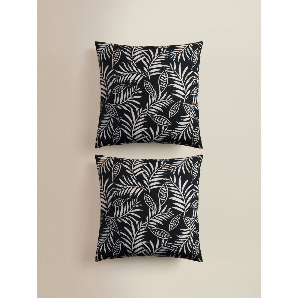 Black and white leaf outdoor cushion set 45x45 cm - British product