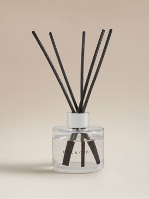 Signature Scents Rose & Oud reed diffuser 100ml (British brand)