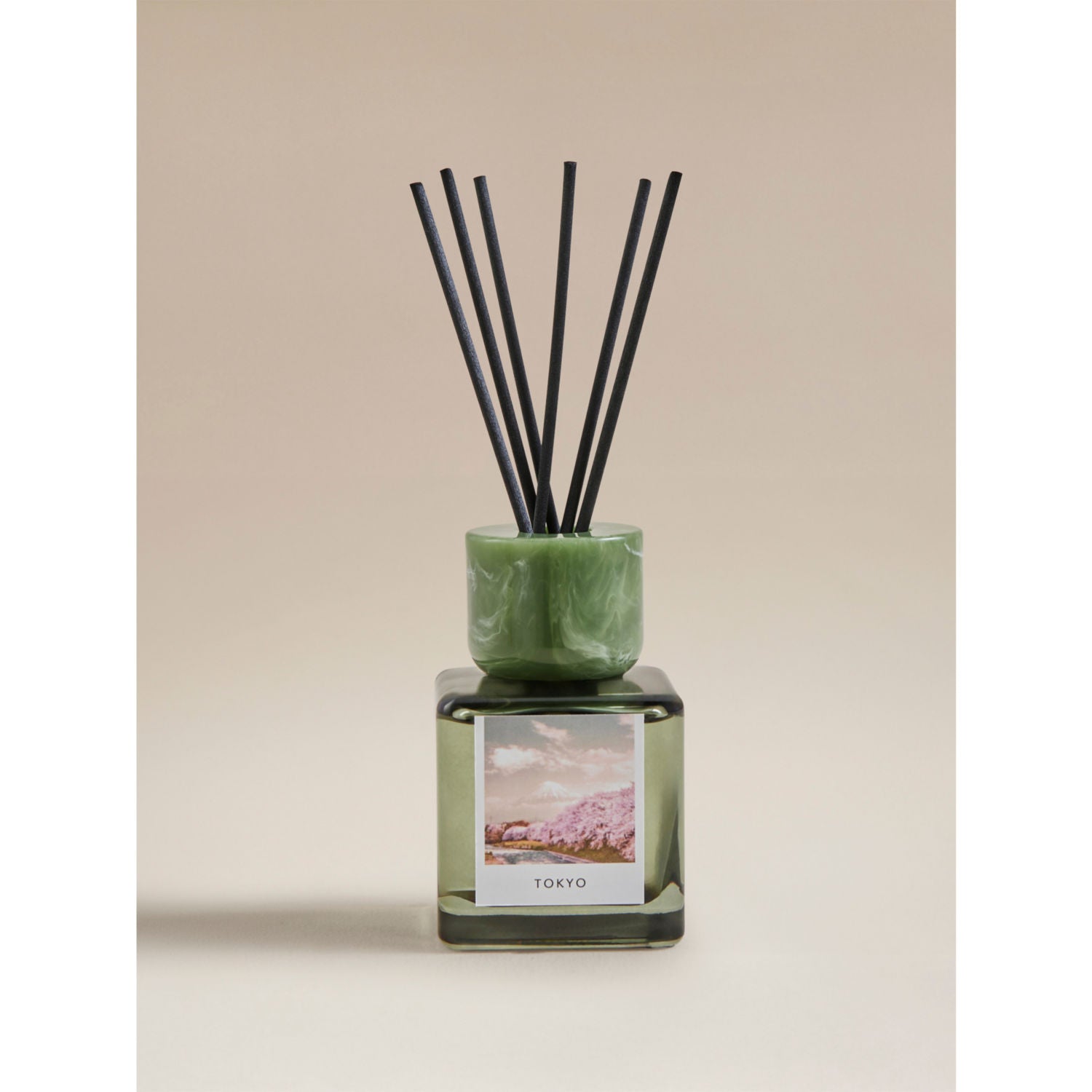 Apple & Pear Tokyo reed diffuser 10x6x19cm, imported from the UK