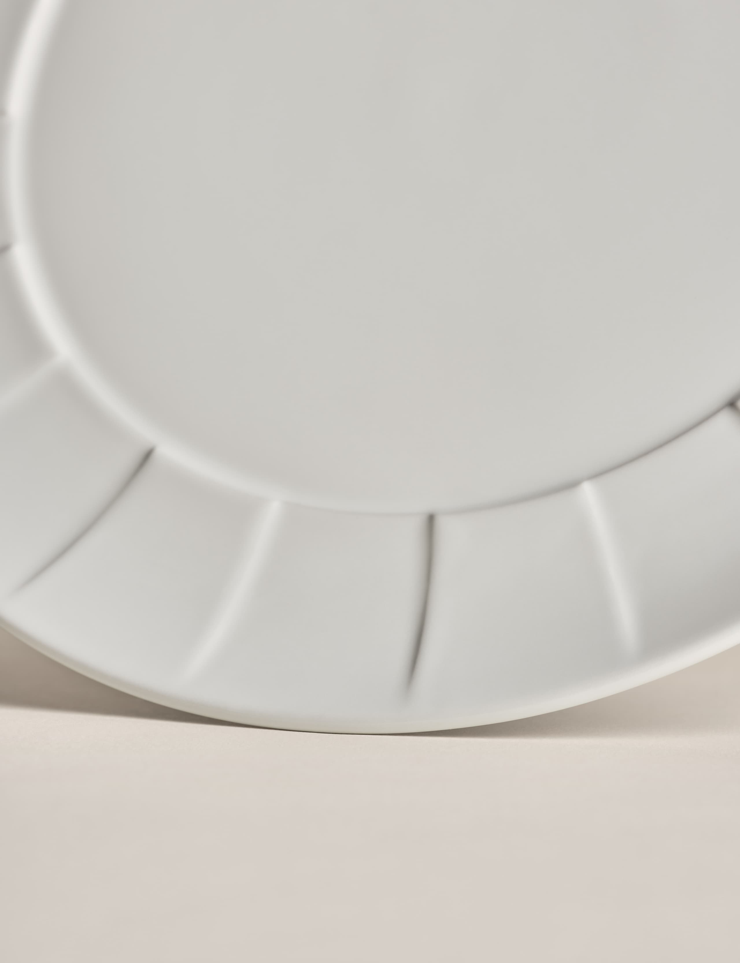 M&S X Kelly Hoppen textured ceramic dinner plate 27.5 cm (British brand)