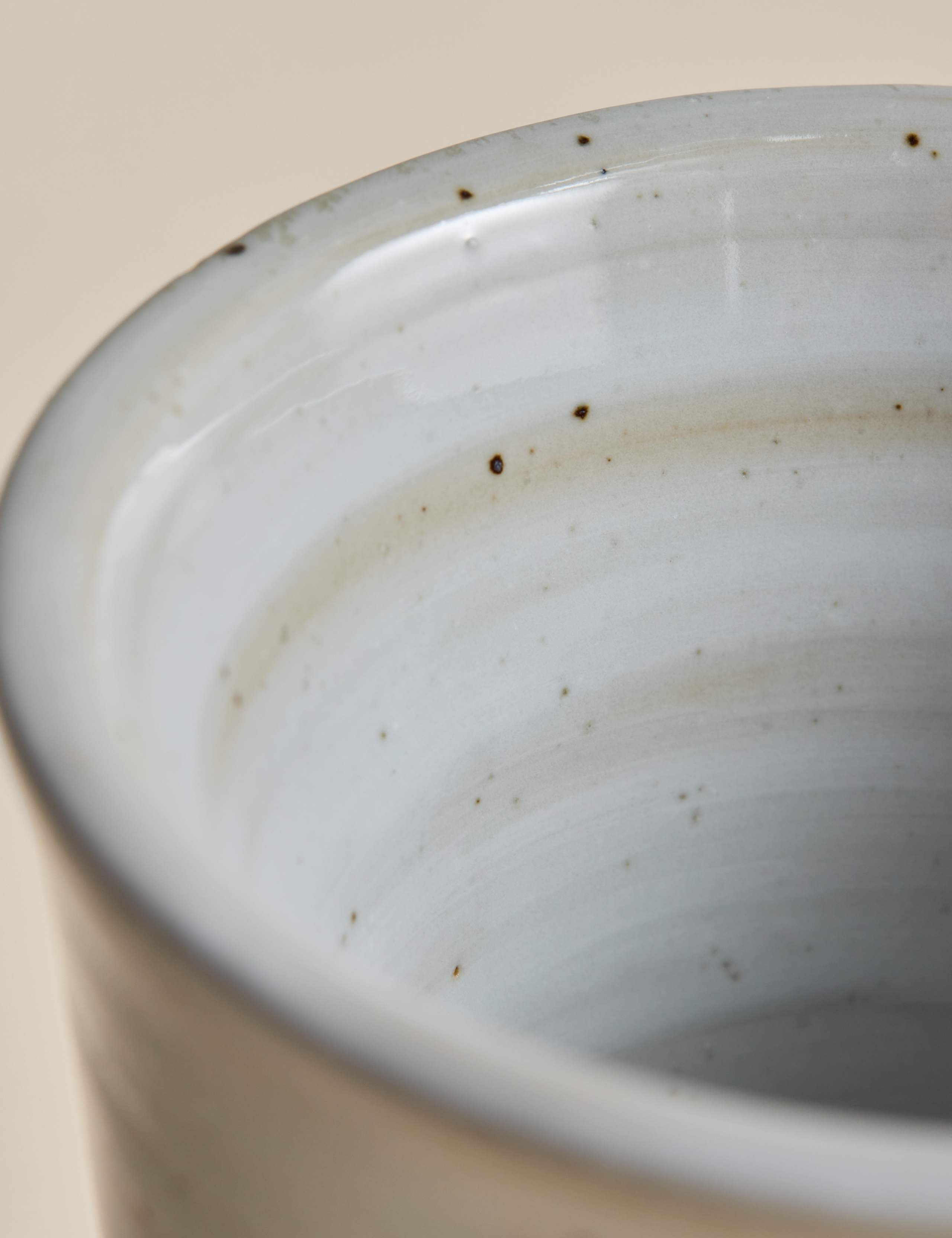 Stoneware mug textured spin handleless 9cm - British product