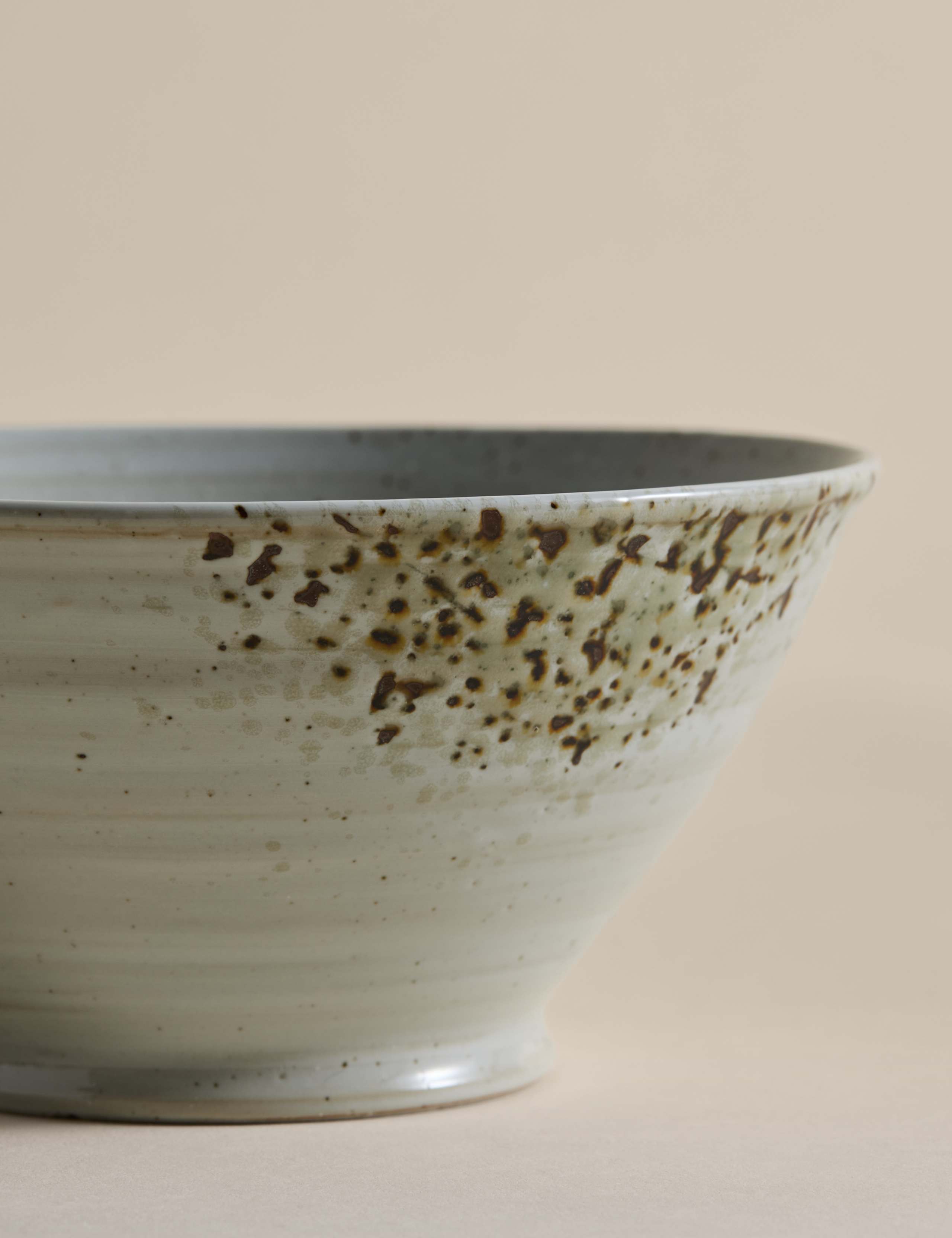 Small ramen bowl textured spin stoneware, imported from the UK