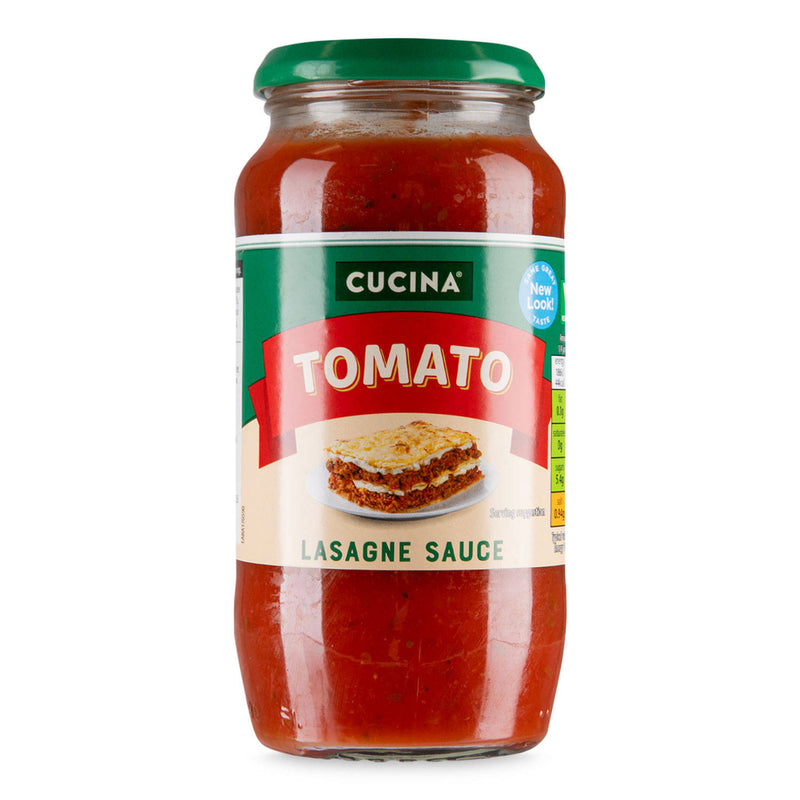 Tomato lasagne sauce with basil and parsley - British product