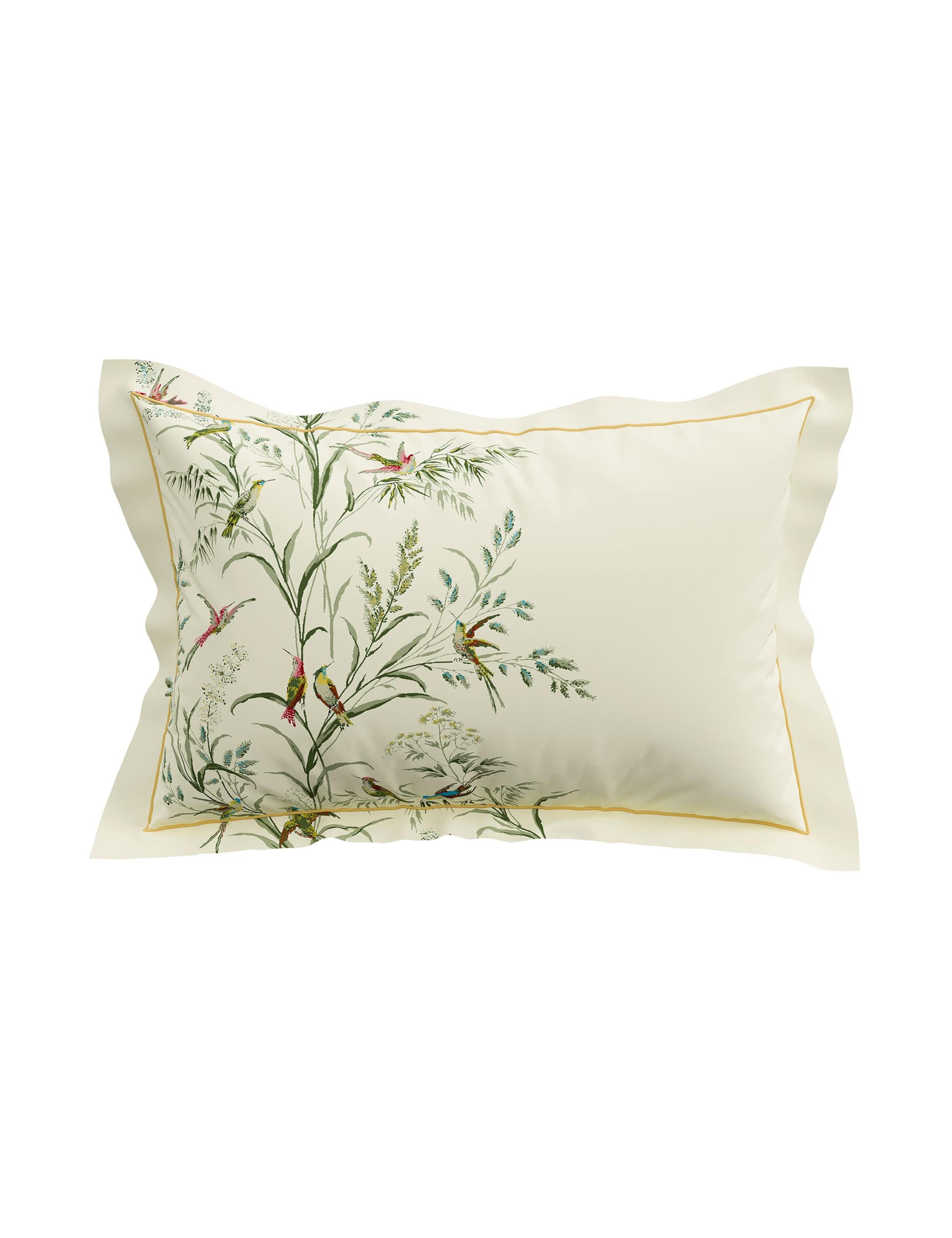 Tuileries frilly bedding set in 100% cotton, imported from the UK