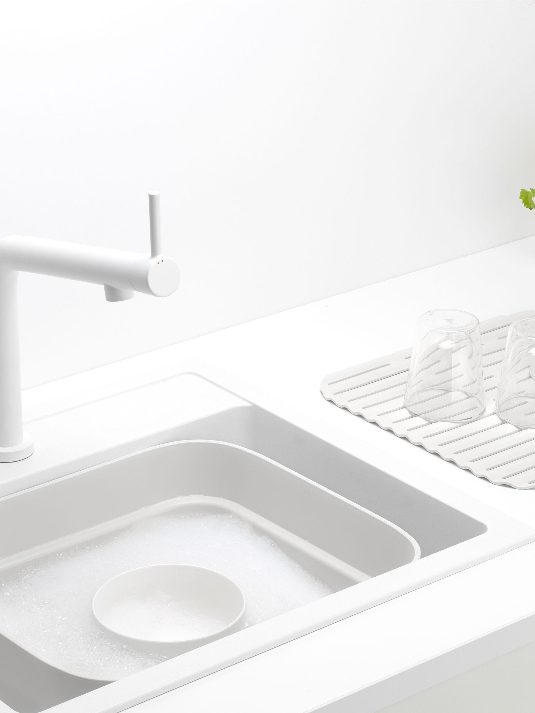 Brabantia grey washing up bowl with drying tray - British product