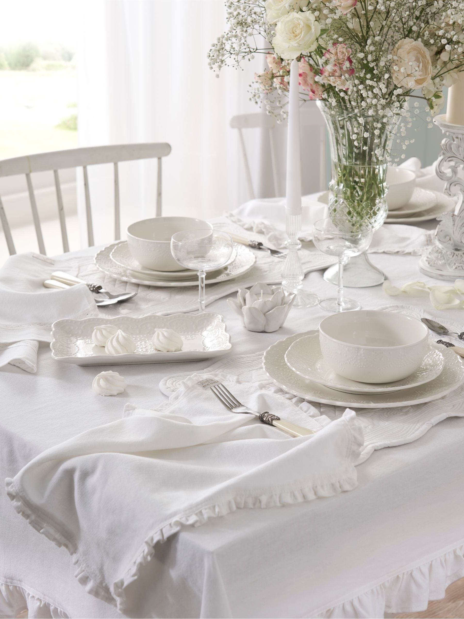 Shabby Chic by Rachel Ashwell white lace platter 25cm Width (British brand)