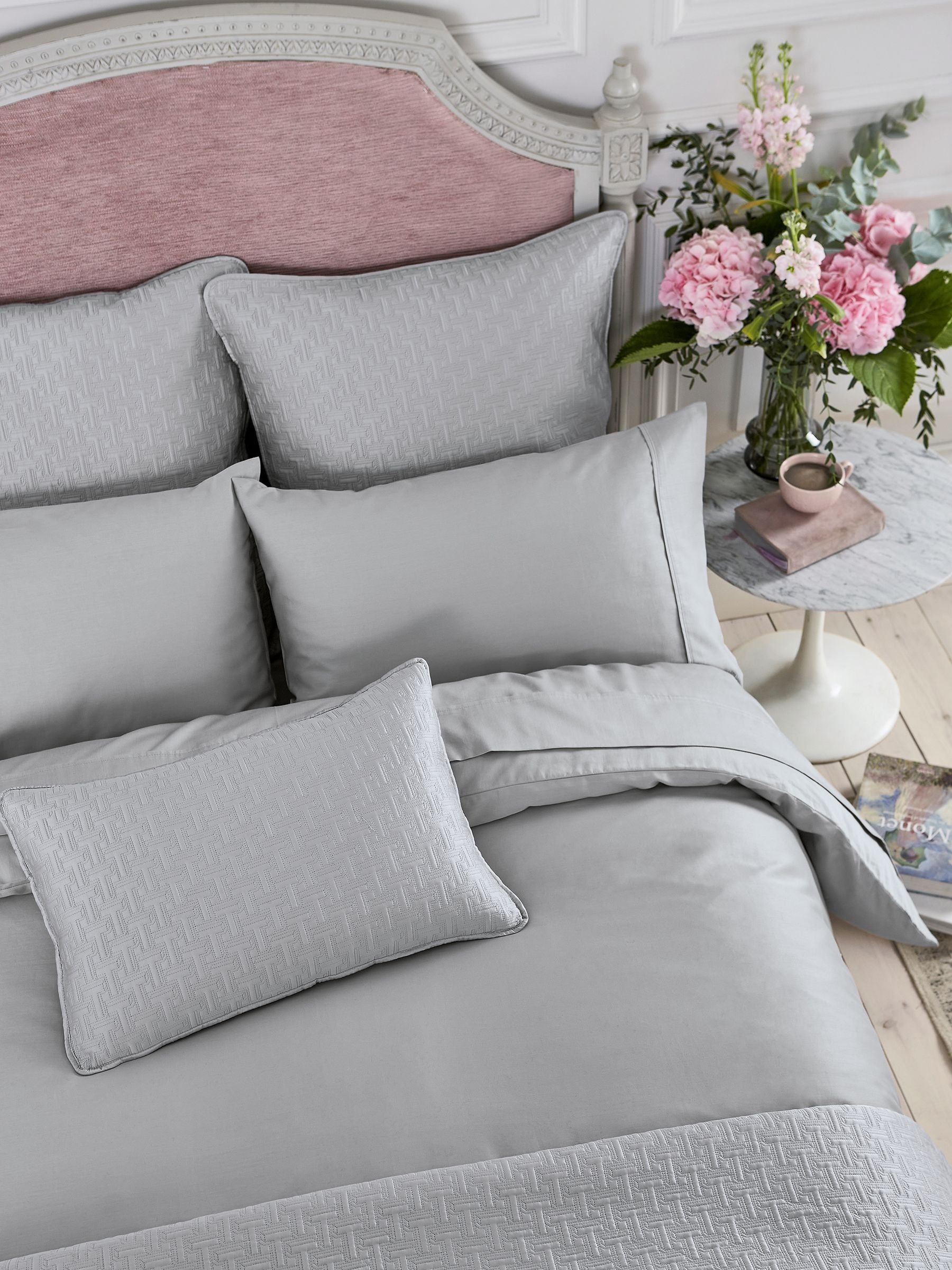 Ted Baker Silky Smooth Plain Dye 250 Thread Count 100% Cotton Pillowcase Black