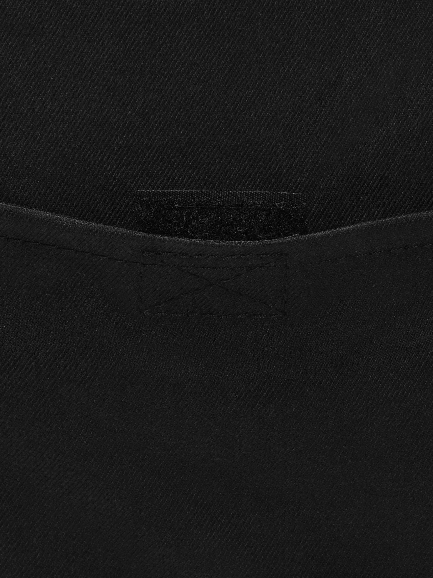 Nike Elemental Premium cross-body bag 4L, UK version