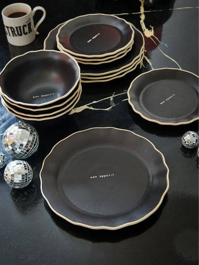 Neste Rockett St George Black Bon Appetit servisesett, 12 deler - Kjøp online hos McGrocer